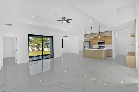 2909 9th Street Lehigh Acres FL 33971