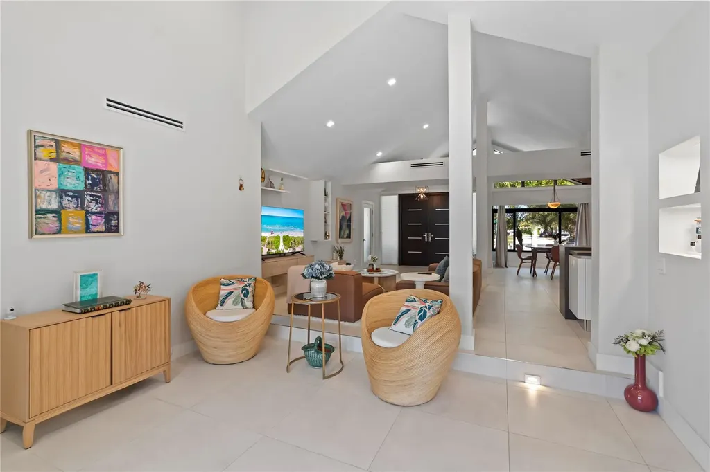 2430 NE 49th Street Lighthouse Point FL 33064