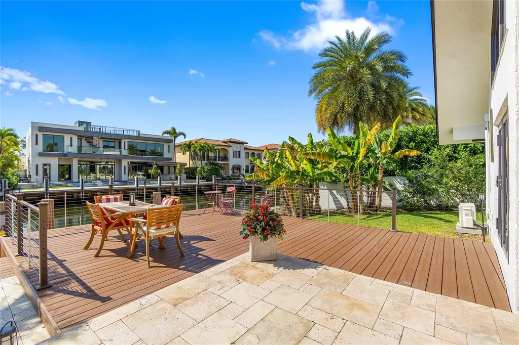 2430 NE 49th Street Lighthouse Point FL 33064