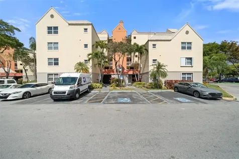 8225 Lake Drive Doral FL 33166