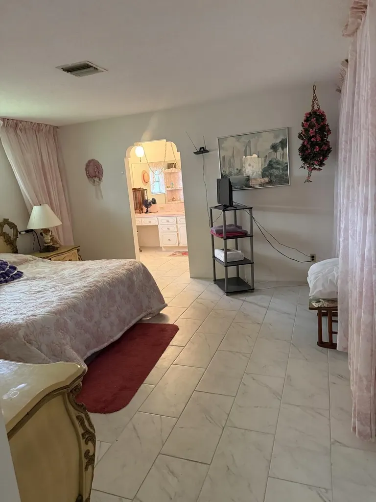 626 S Crescent Drive Hollywood FL 33021