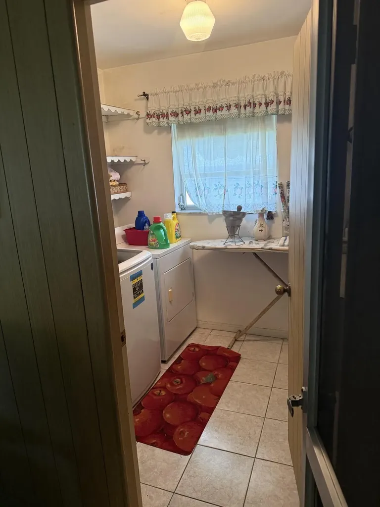 626 S Crescent Drive Hollywood FL 33021