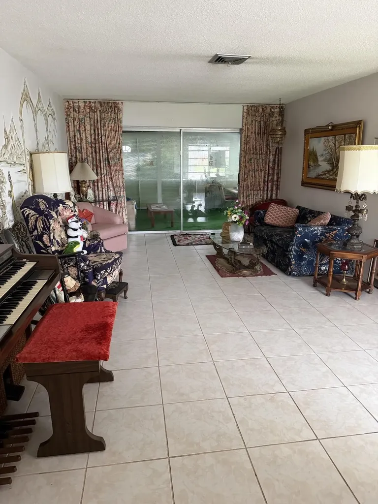 626 S Crescent Drive Hollywood FL 33021