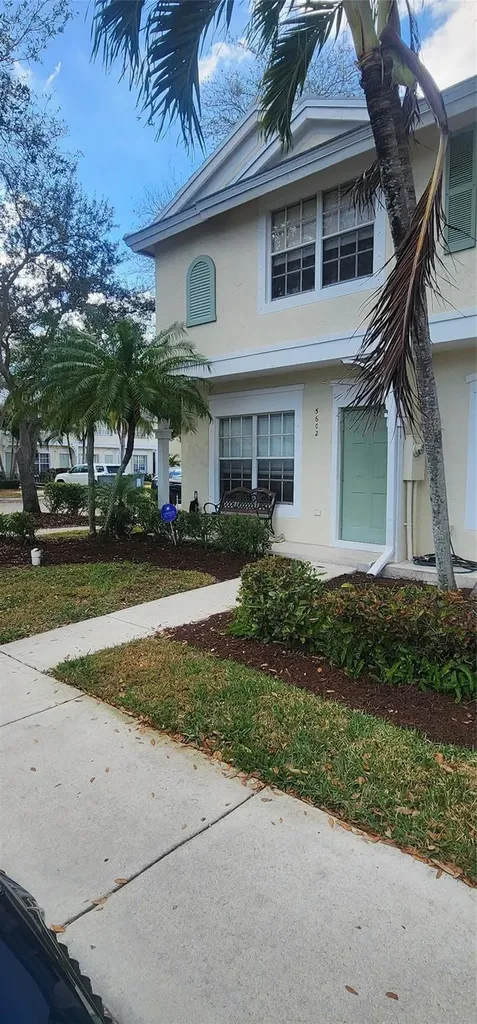 5602 NW 99th Way Coral Springs FL 33076