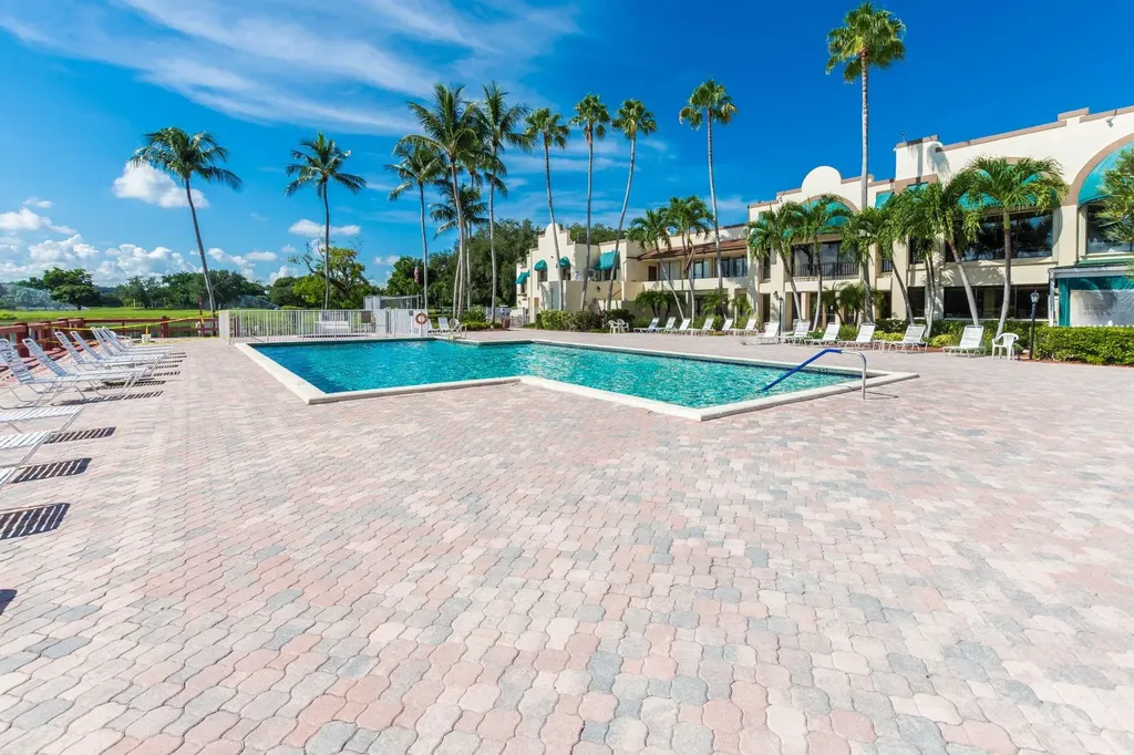 9400 Live Oak Place Davie FL 33324