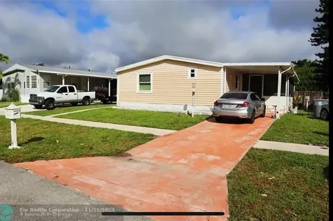10557 S 228th Lane Boca Raton FL 33428