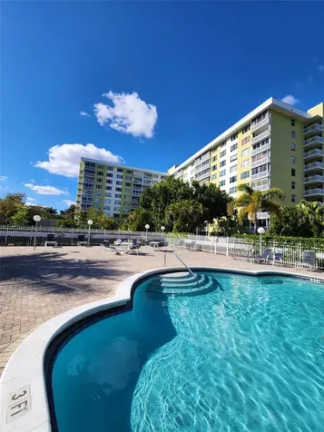 4400 Hillcrest Drive Hollywood FL 33021