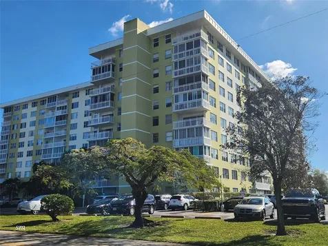 4400 Hillcrest Drive Hollywood FL 33021