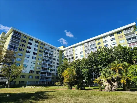 4400 Hillcrest Drive Hollywood FL 33021