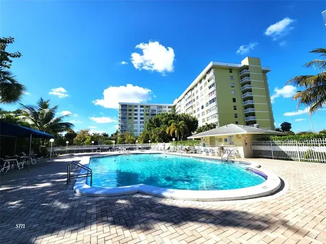 4400 Hillcrest Drive Hollywood FL 33021