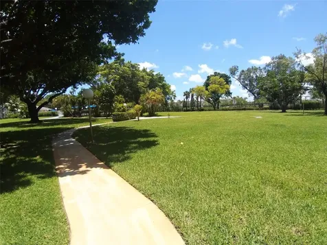 4400 Hillcrest Drive Hollywood FL 33021