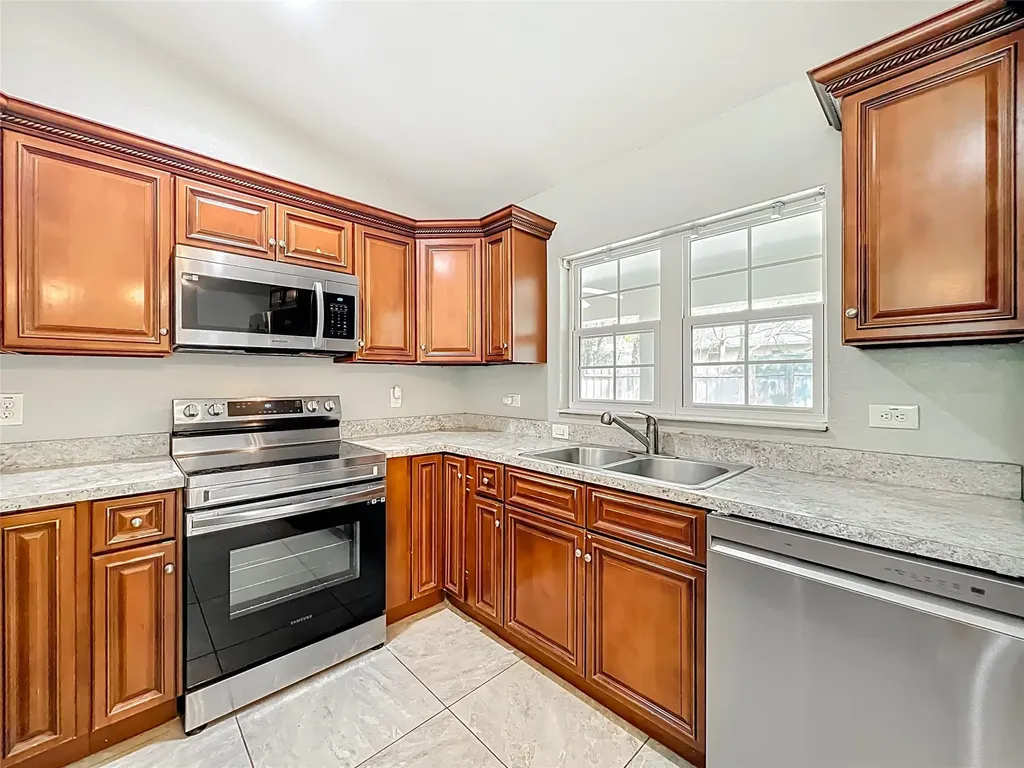 608 Masters Avenue Wildwood FL 34785