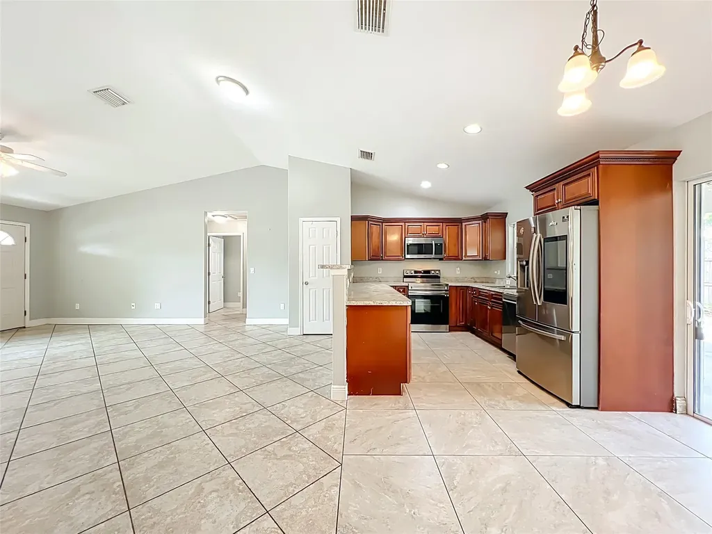 608 Masters Avenue Wildwood FL 34785