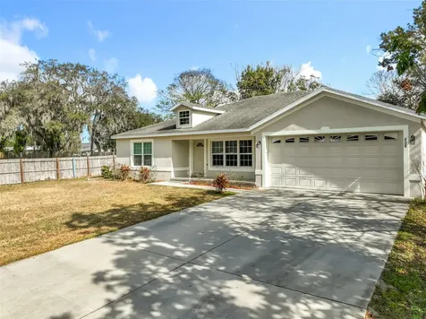 608 Masters Avenue Wildwood FL 34785