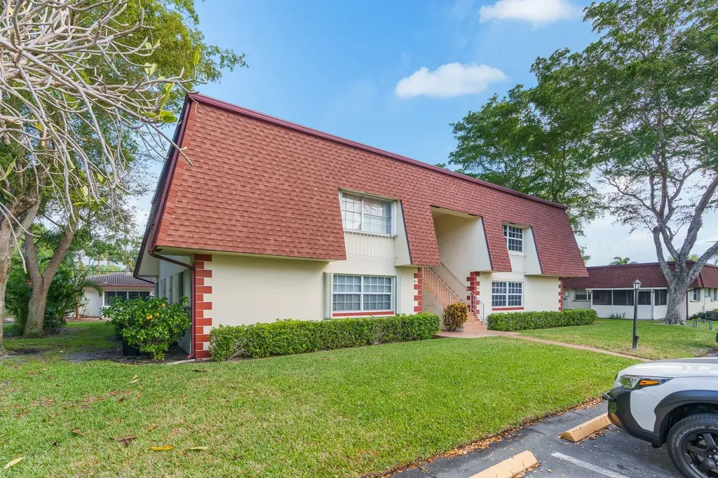 2015 NE 32nd Court Pompano Beach FL 33064