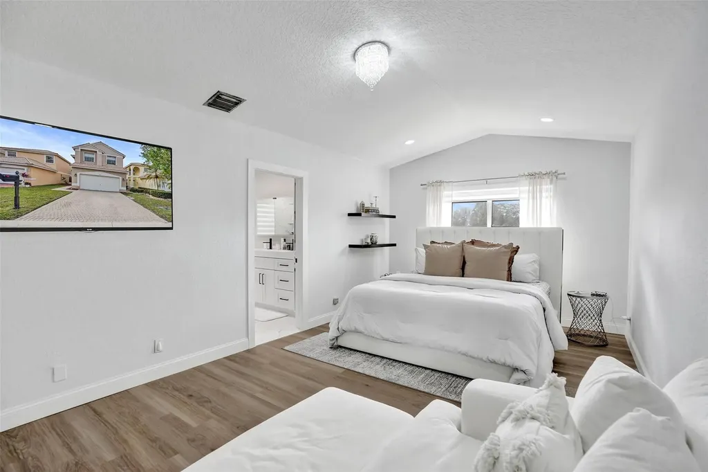 9814 NW 1st Manor Coral Springs FL 33071