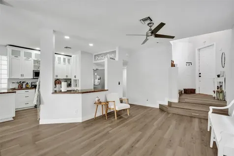 9814 NW 1st Manor Coral Springs FL 33071