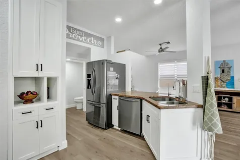 9814 NW 1st Manor Coral Springs FL 33071