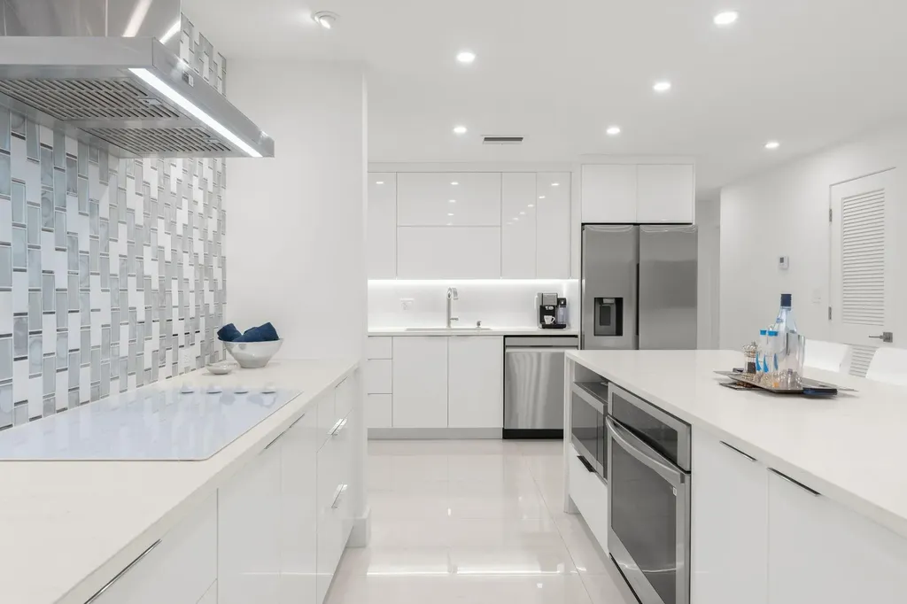 6395 Bay Club Drive Fort Lauderdale FL 33308