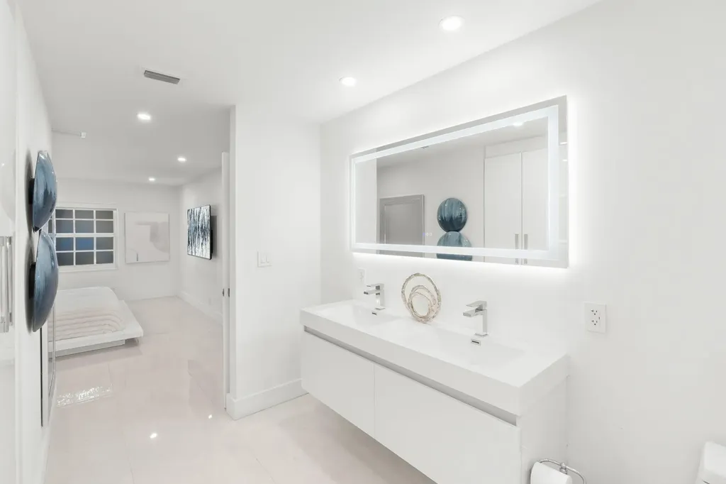 6395 Bay Club Drive Fort Lauderdale FL 33308