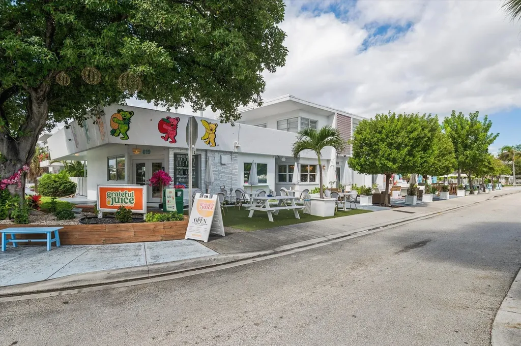 561 Bayshore Drive Fort Lauderdale FL 33304