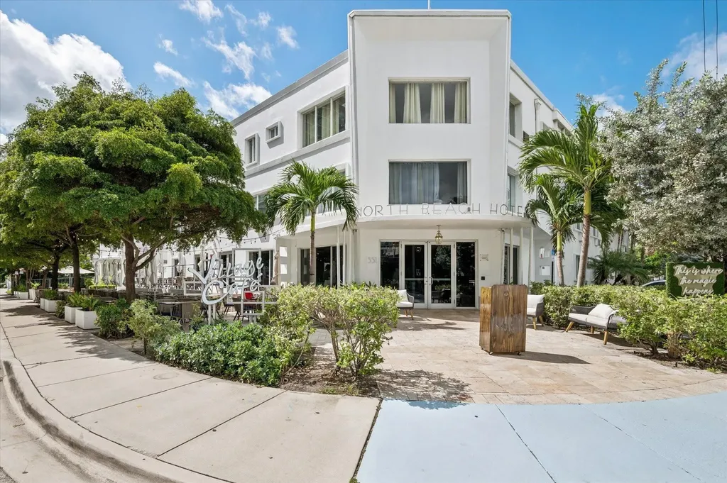 561 Bayshore Drive Fort Lauderdale FL 33304