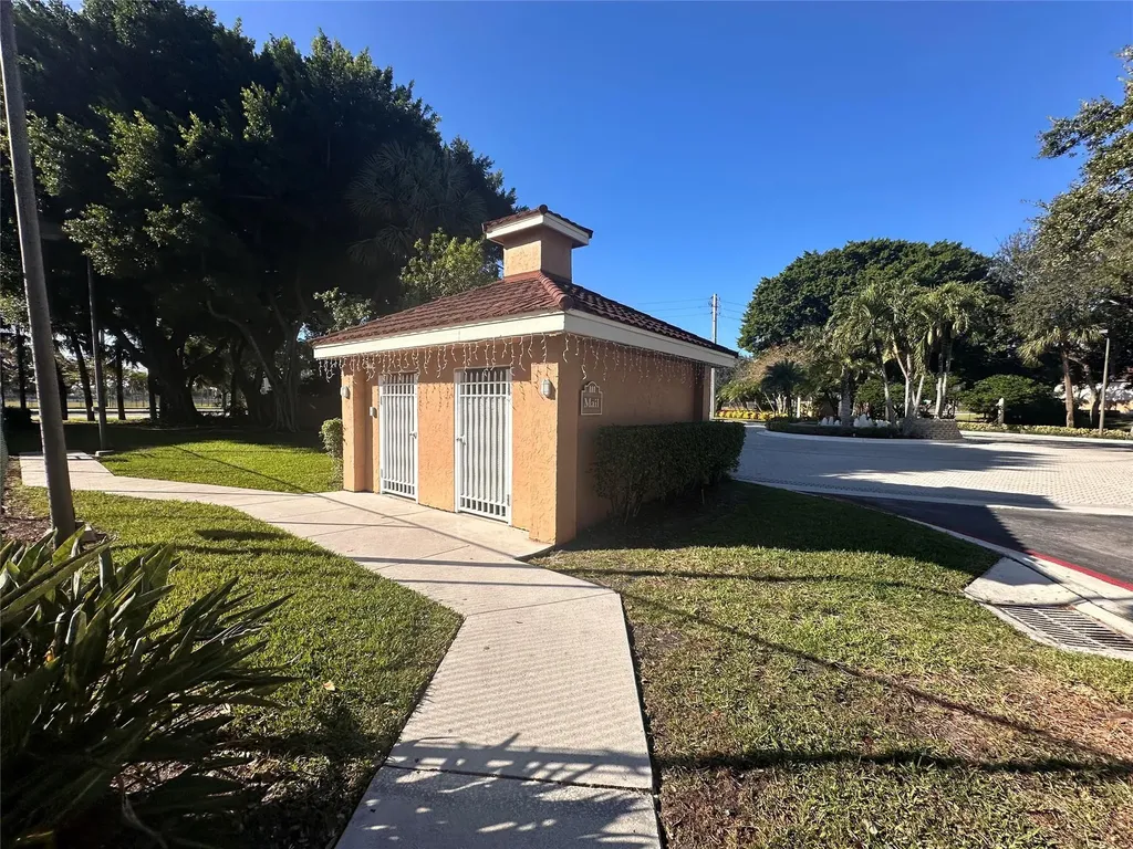 729 NW 91st Terrace Plantation FL 33324