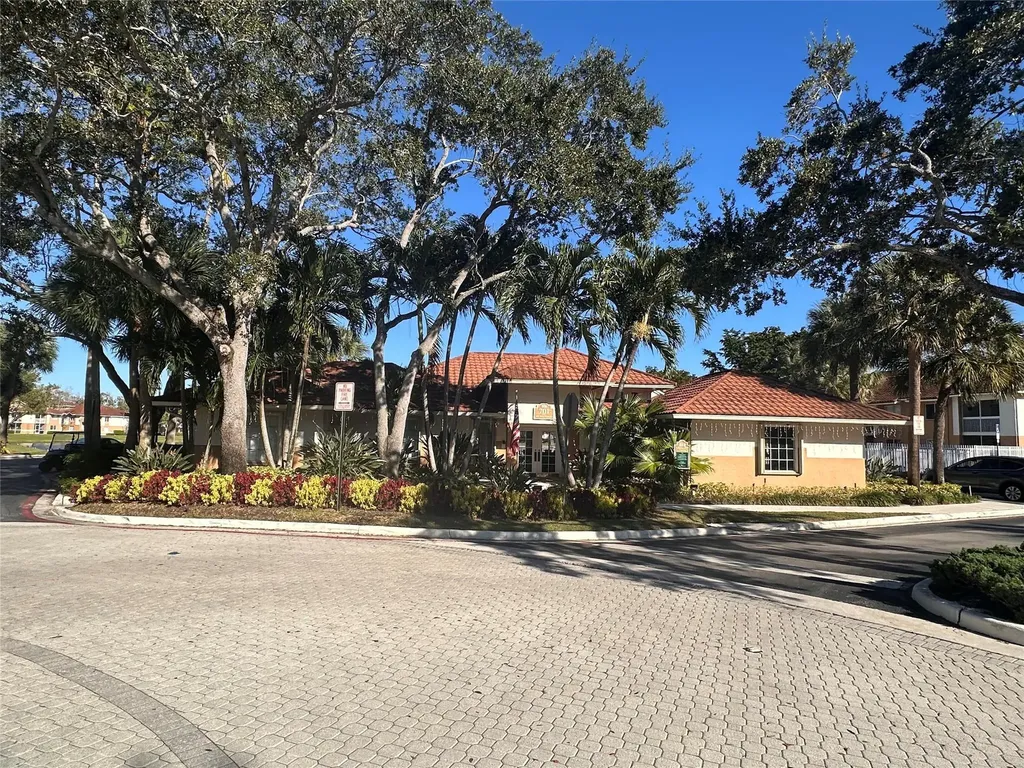 729 NW 91st Terrace Plantation FL 33324