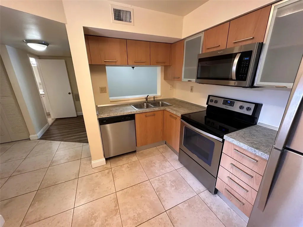 729 NW 91st Terrace Plantation FL 33324