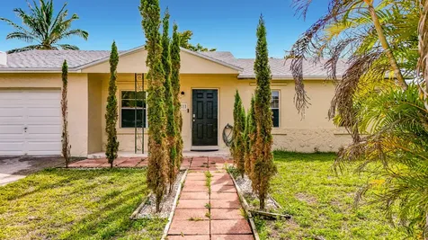 311 SW 79th Terrace North Lauderdale FL 33068