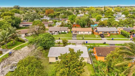 311 SW 79th Terrace North Lauderdale FL 33068