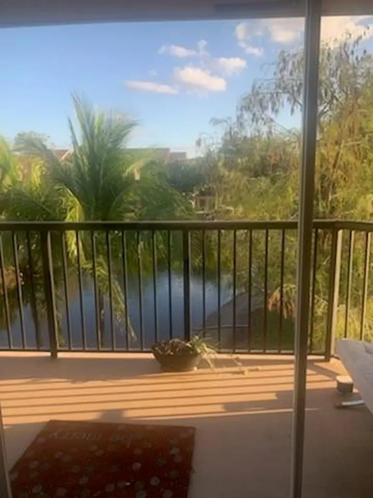 8891 Wiles Road Coral Springs FL 33067