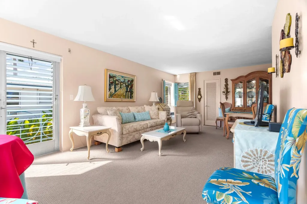 561 Bayshore Drive Fort Lauderdale FL 33304