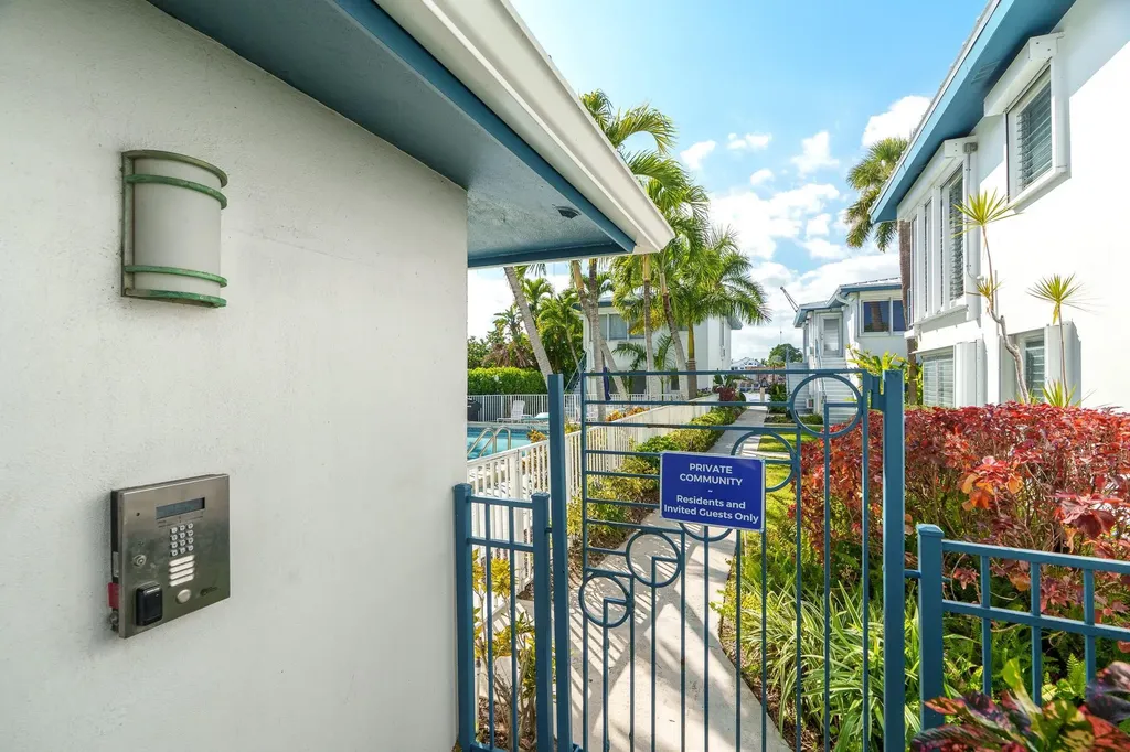 561 Bayshore Drive Fort Lauderdale FL 33304