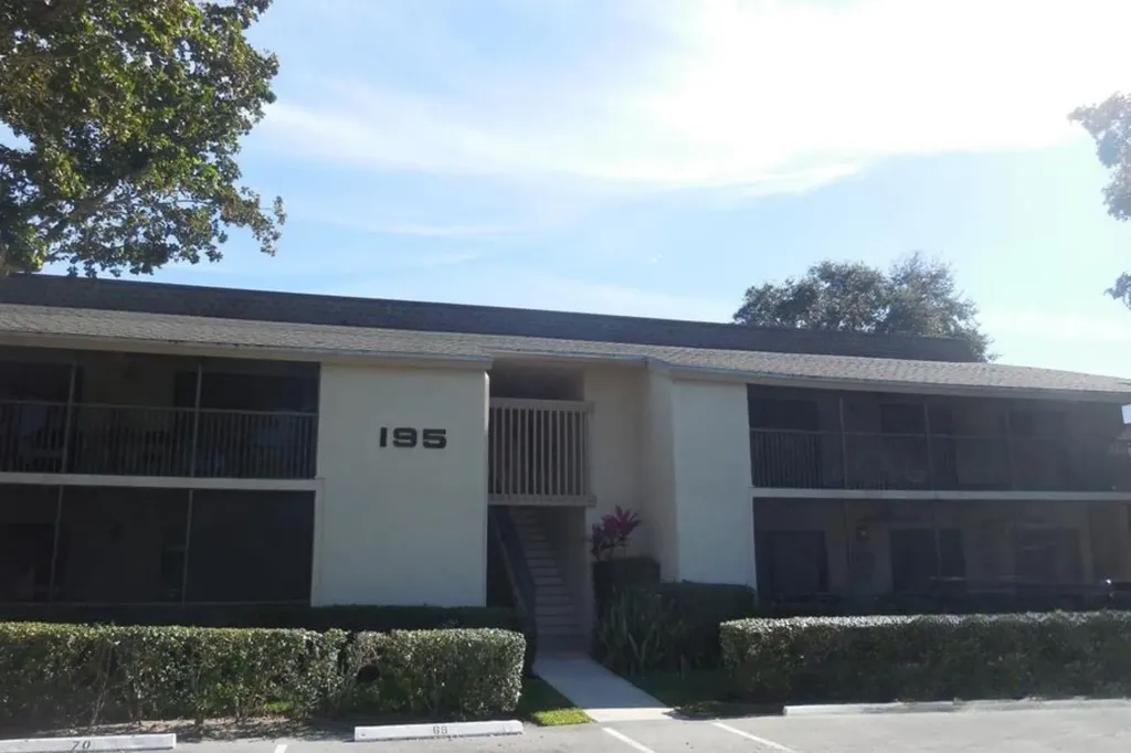 195 Deer Creek Boulevard Deerfield Beach FL 33442