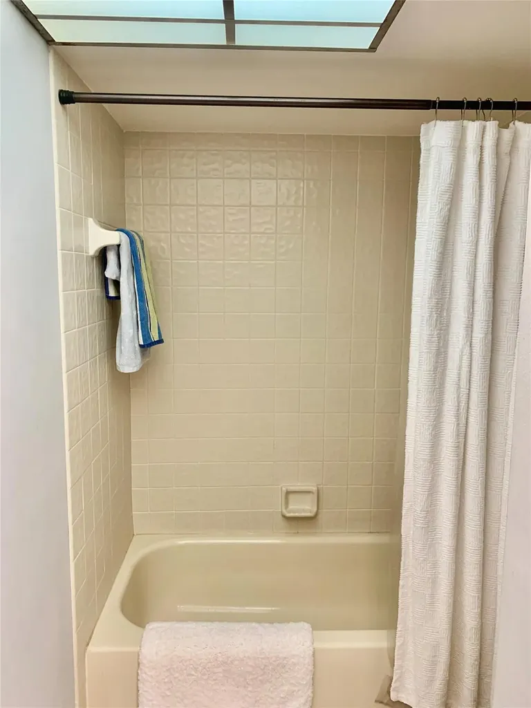 195 Deer Creek Boulevard Deerfield Beach FL 33442
