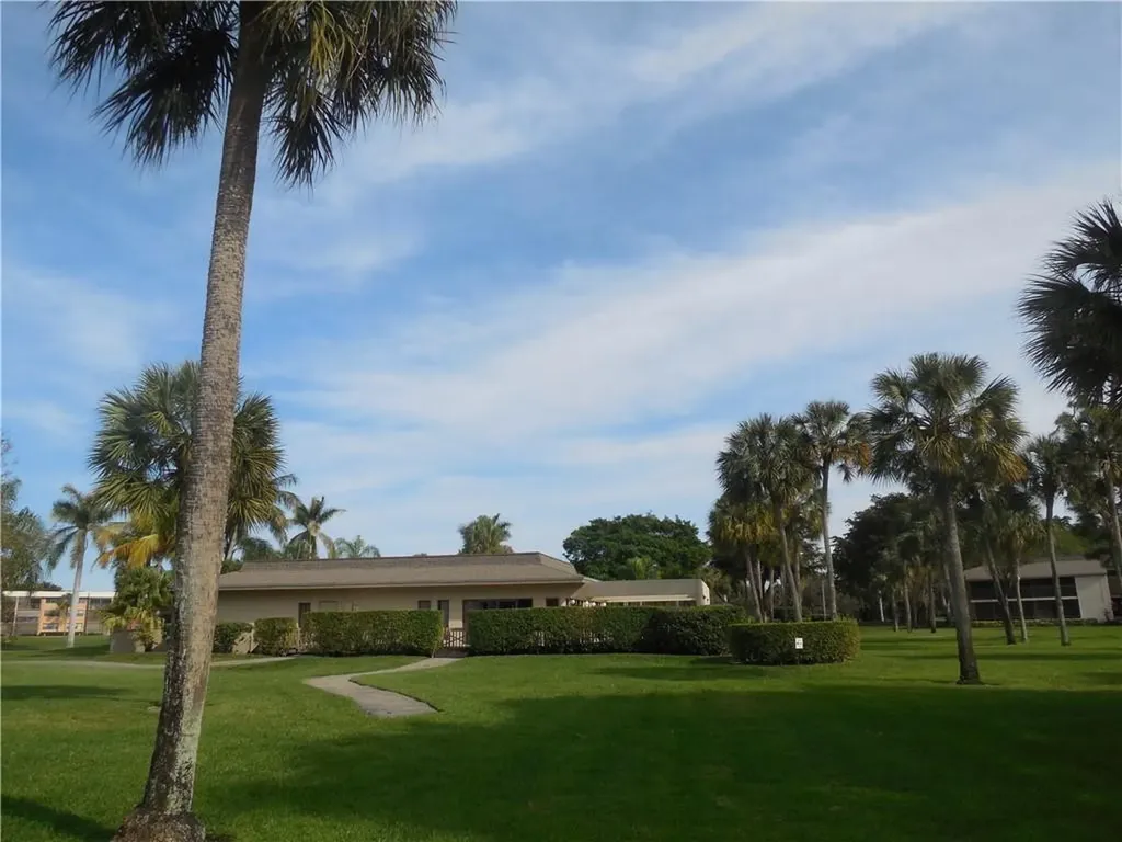 195 Deer Creek Boulevard Deerfield Beach FL 33442