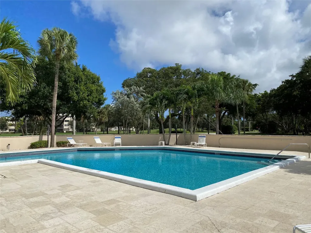 195 Deer Creek Boulevard Deerfield Beach FL 33442