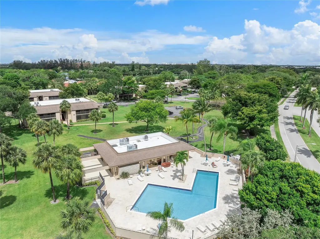 195 Deer Creek Boulevard Deerfield Beach FL 33442