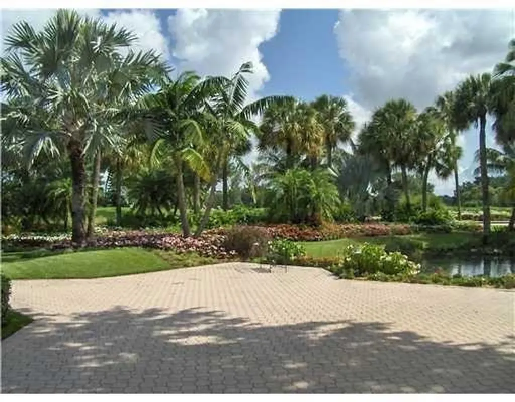 195 Deer Creek Boulevard Deerfield Beach FL 33442