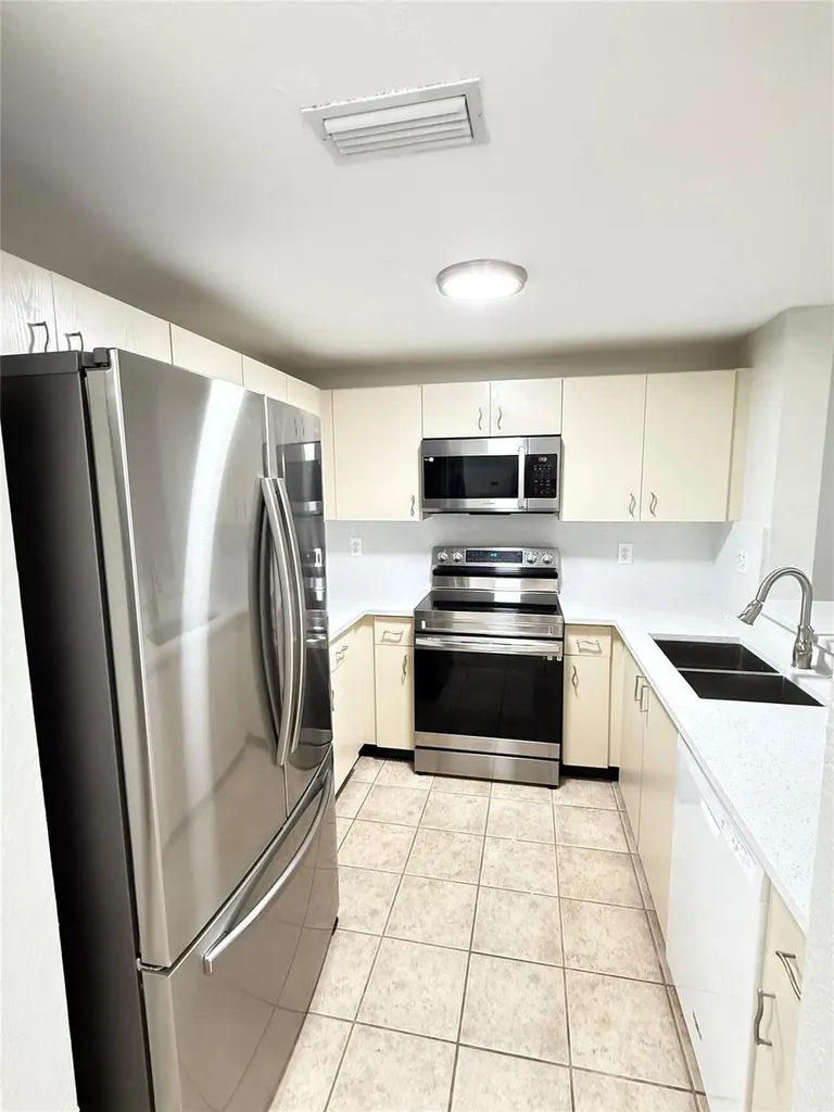 2901 Riverside Drive Coral Springs FL 33065