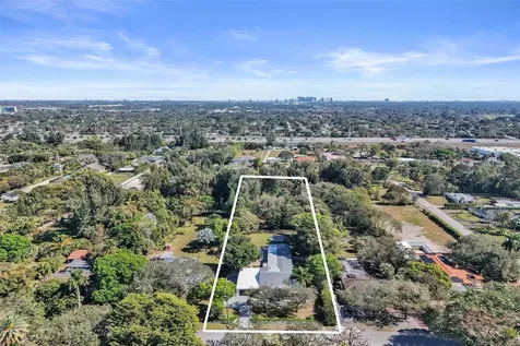216 Bayberry Drive Plantation FL 33317