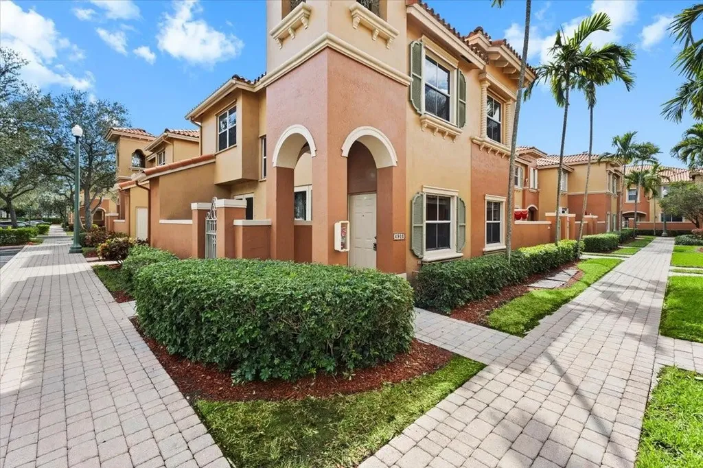 4903 Schooner Drive Fort Lauderdale FL 33312