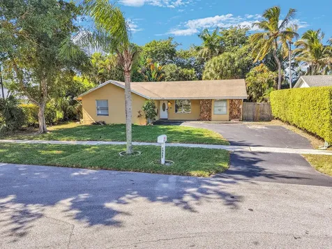 19667 Delaware Circle Boca Raton FL 33434