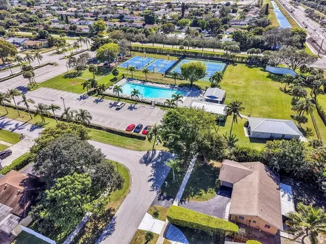 19667 Delaware Circle Boca Raton FL 33434