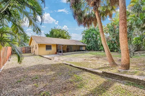 19667 Delaware Circle Boca Raton FL 33434