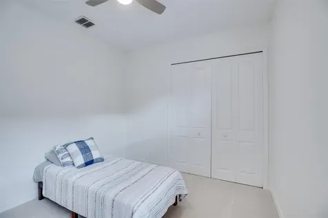4985 55th Street Vero Beach FL 32967