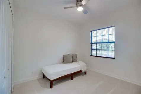 4985 55th Street Vero Beach FL 32967