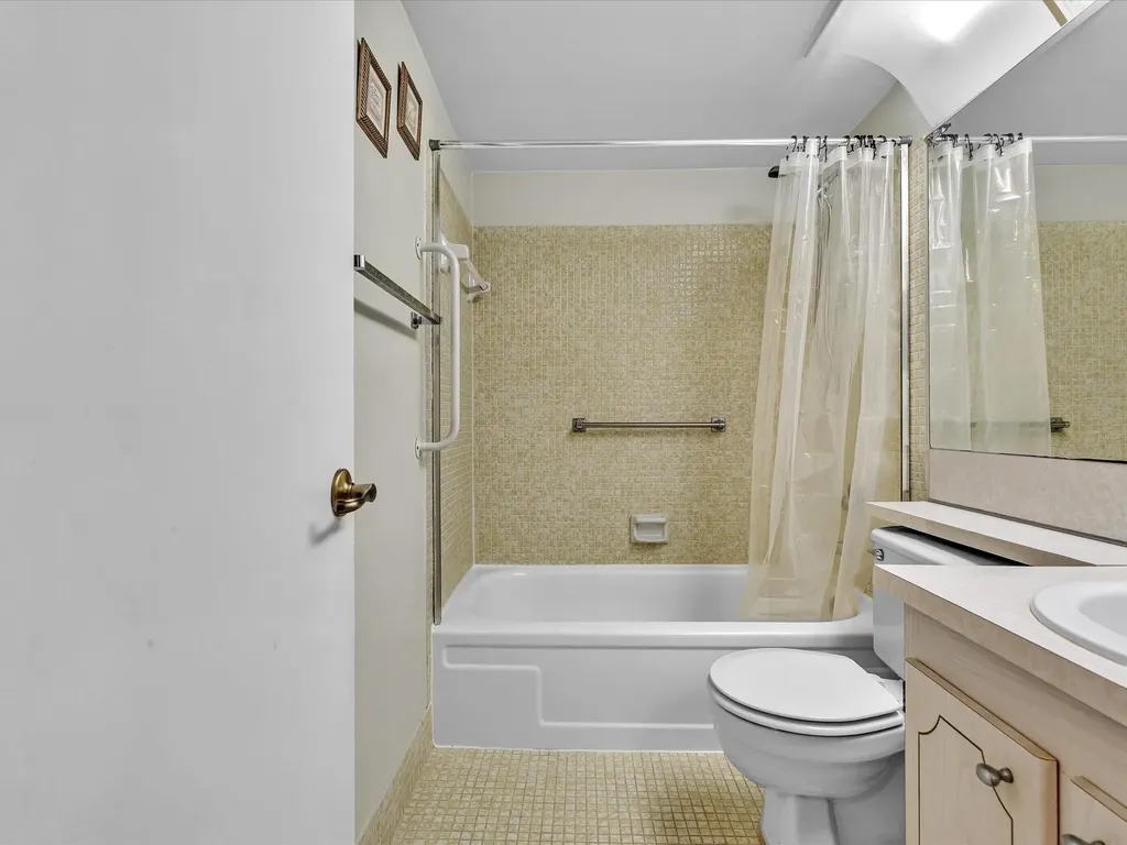 238 Ventnor Q Deerfield Beach FL 33442
