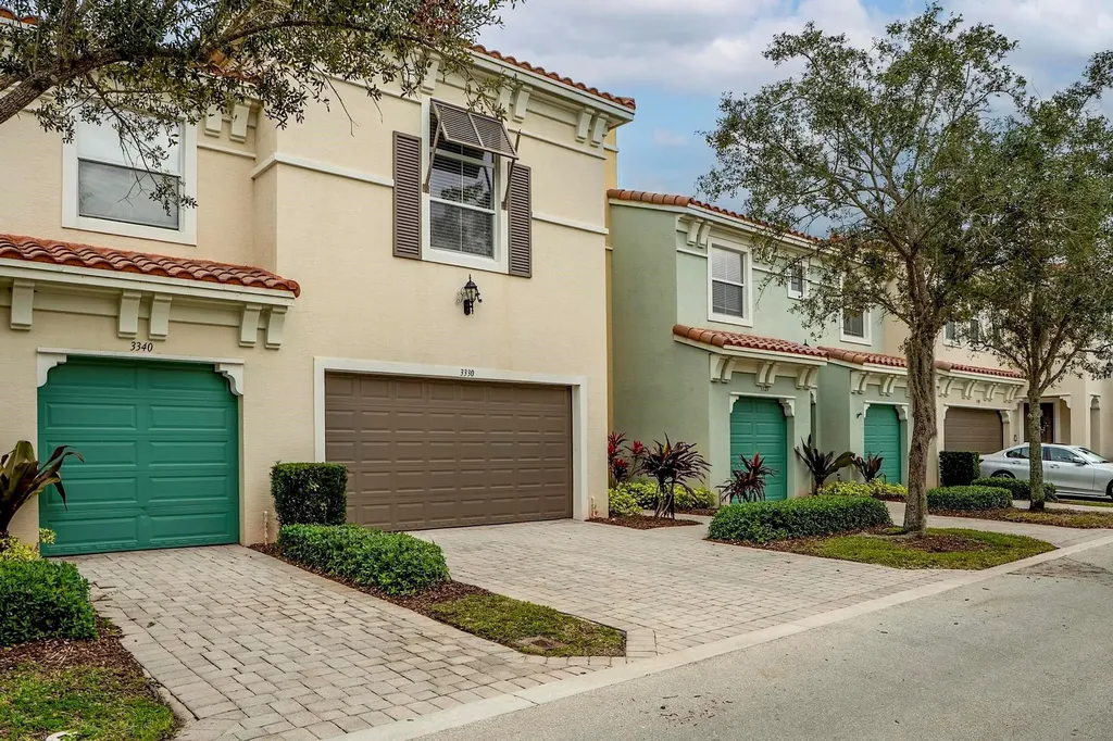 3330 NW 124th Way Sunrise FL 33323